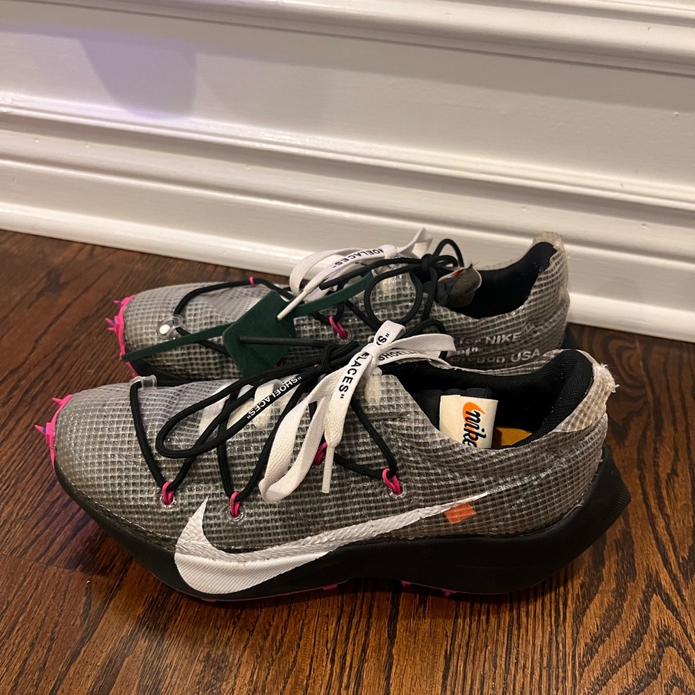 Nike Vapor Street
Off-White Black Laser Fuchsia (Women's)